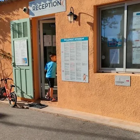 Zecamping 3 Etoiles Pet Friendly Locatif Tv 24m2 4 Pers Hyères