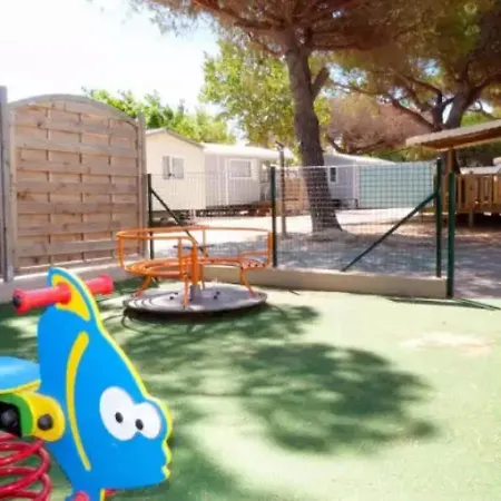 Camping Zecamping 3 Etoiles Pet Friendly Locatif Tv 24m2 4 Pers Hyères